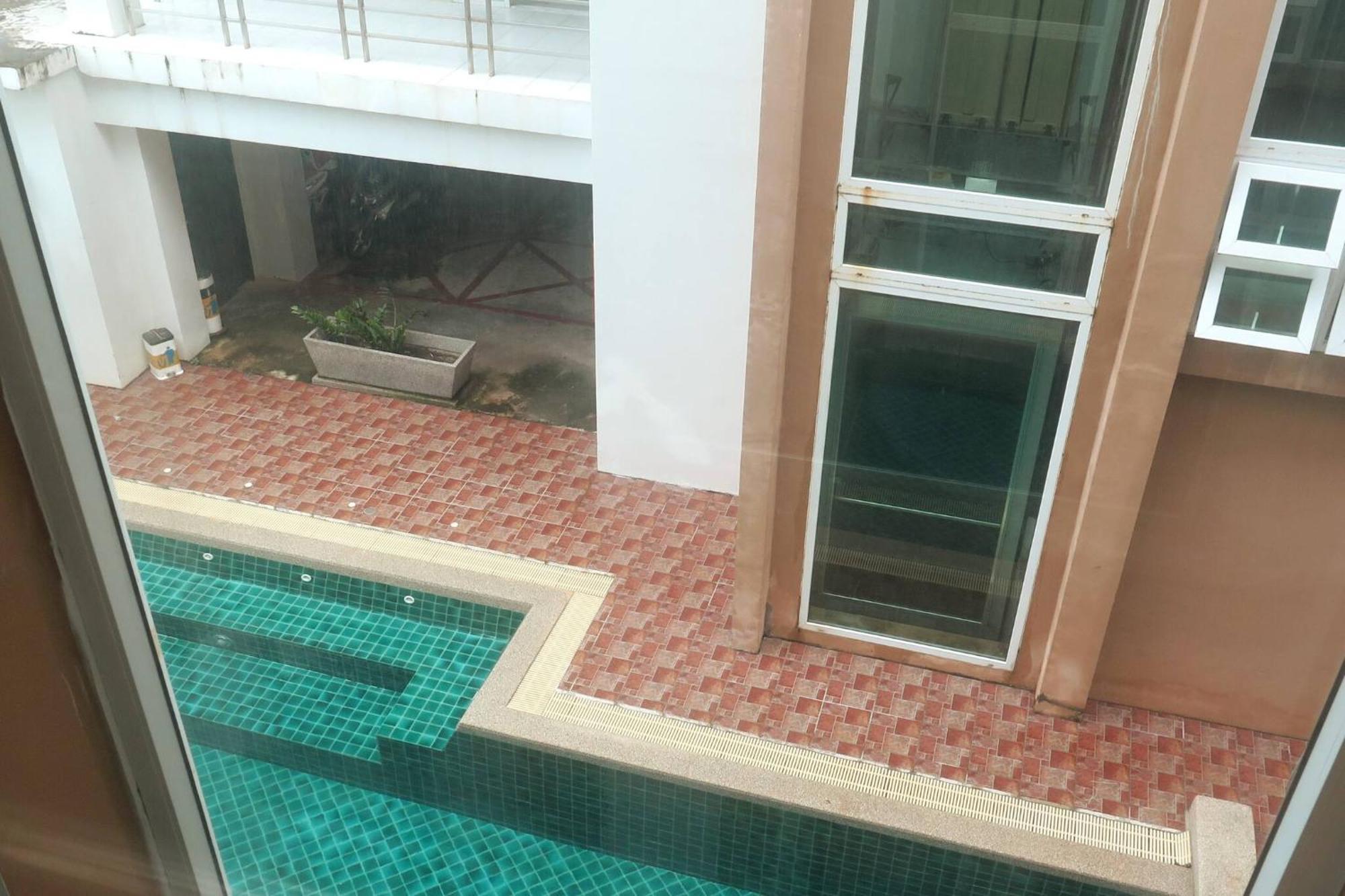 6-26 Large 1 Br-1bath 1 Km Walking To *