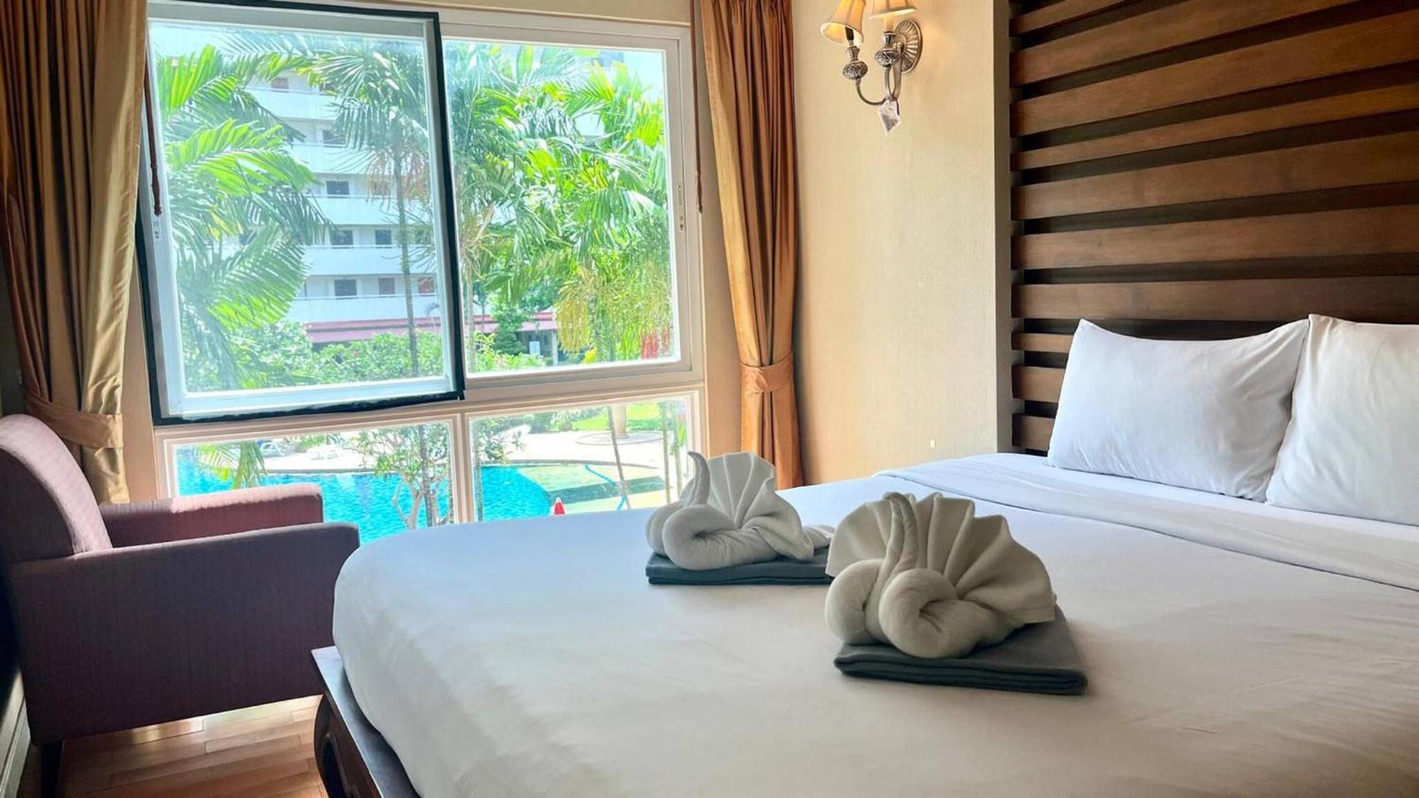 6-26 Large 1 Br-1bath 1 Km Walking To Patong