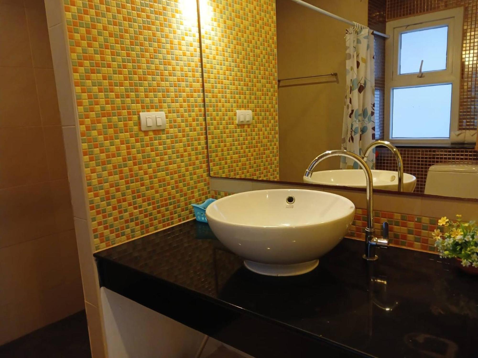 6-26 Large 1 Br-1bath 1 Km Walking To * Patong